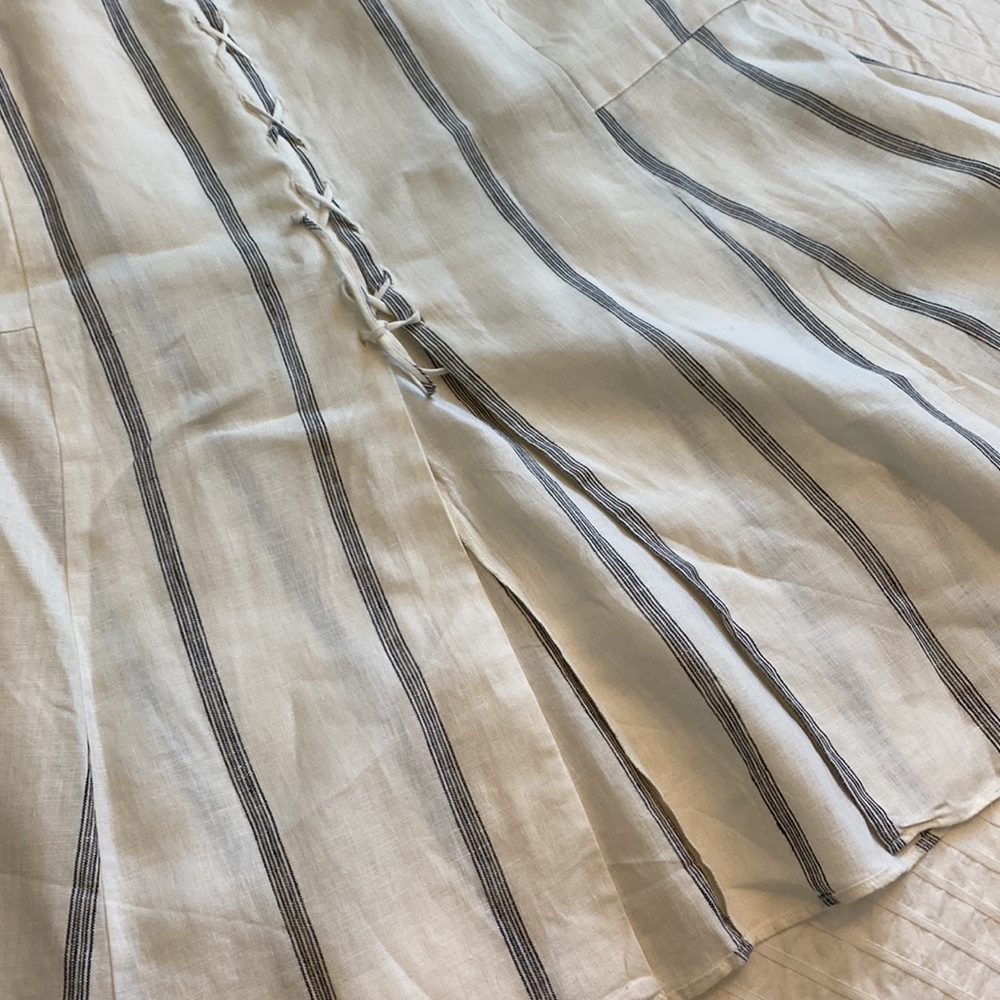 100% Linen Reformation dress - Picture 6 of 12